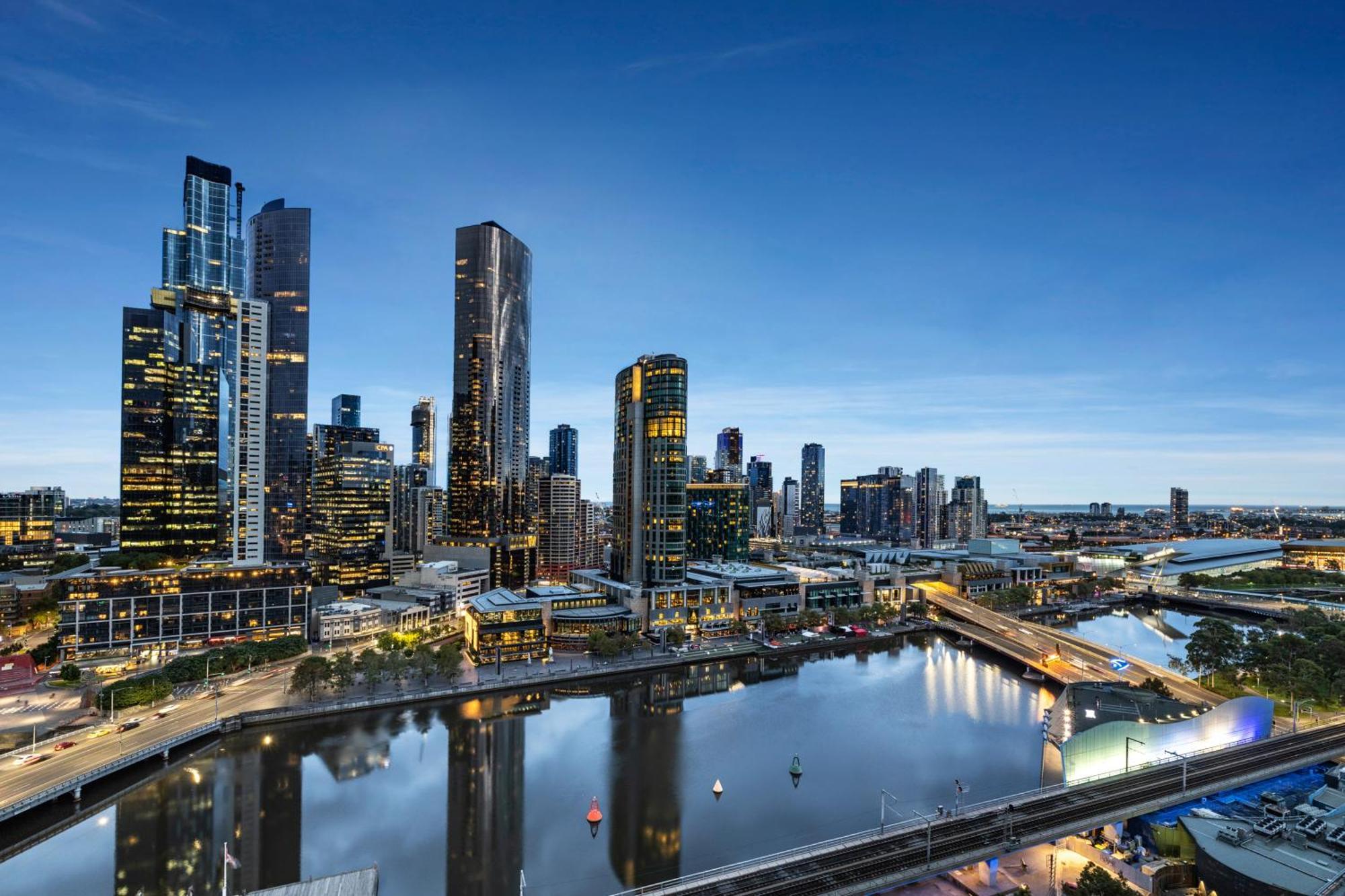Clarion Suites Gateway Melbourne Exterior photo