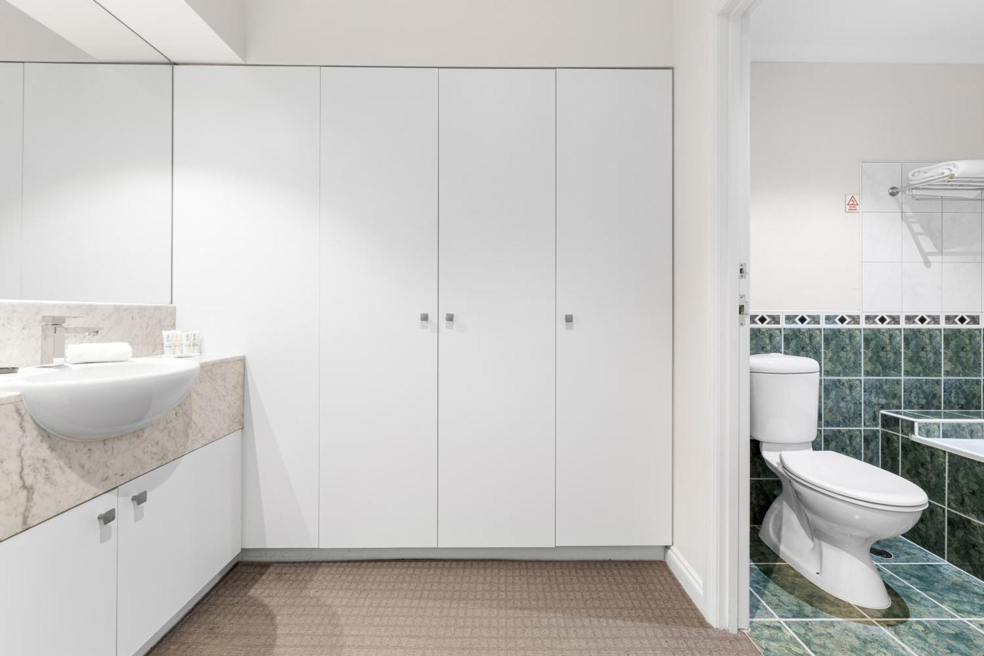 Clarion Suites Gateway Melbourne Room photo