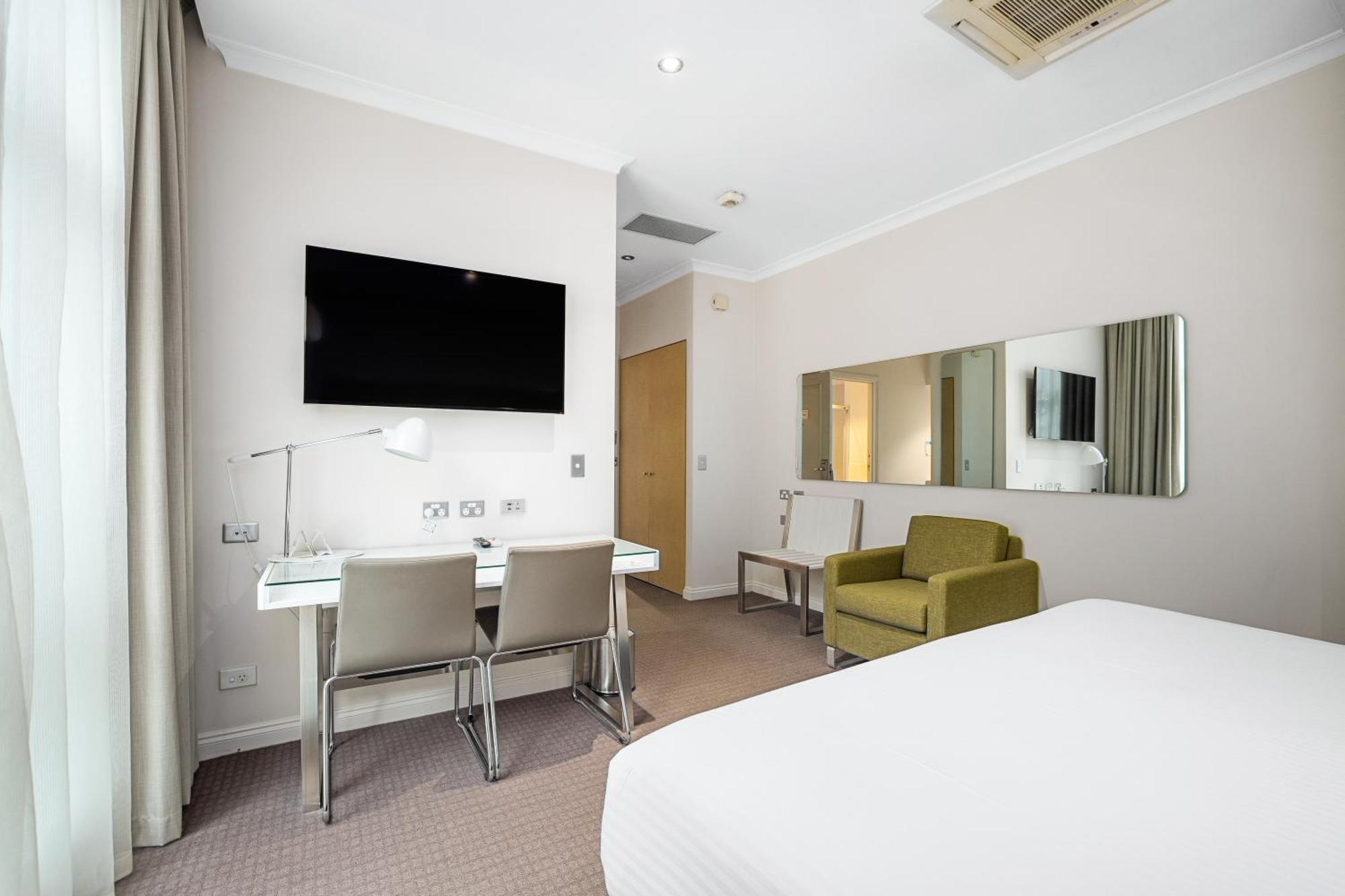 Clarion Suites Gateway Melbourne Room photo